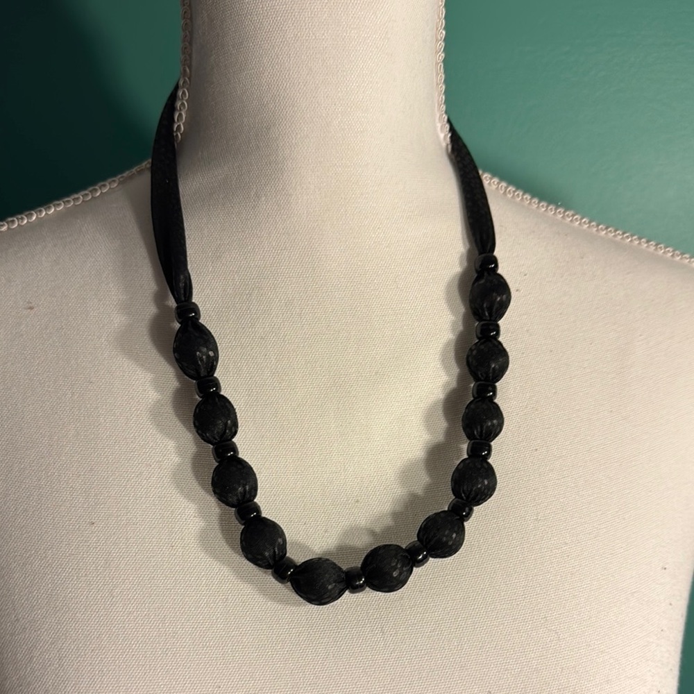 Elegant Black Beaded Necklace with Matte Finish